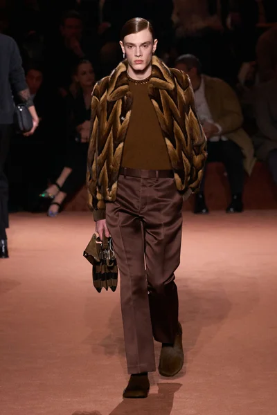 Look 65